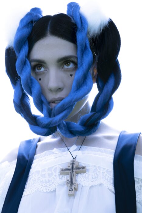 NAGEL DRAXLER GALLERY - 1. nadya tolokonnikova pussy riot s blue braids press photo pic Kopie 1. nadya tolokonnikova pussy riot s blue braids press photo pic Kopie - NAGEL DRAXLER GALLERY