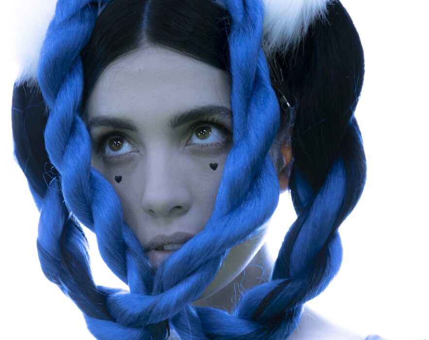 NAGEL DRAXLER GALLERY - 1. nadya tolokonnikova pussy riot s blue braids press photo pic Kopie 1 1. nadya tolokonnikova pussy riot s blue braids press photo pic Kopie 1 - NAGEL DRAXLER GALLERY